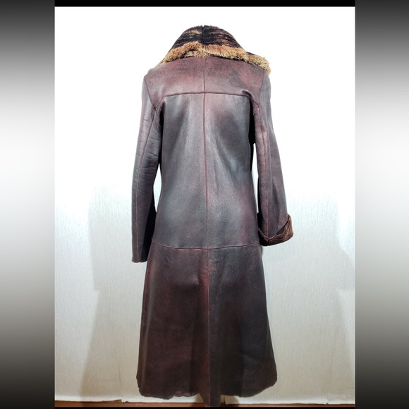Woman’s Vintage Two-Sided Sheepskin Coat - Picture 6 of 11